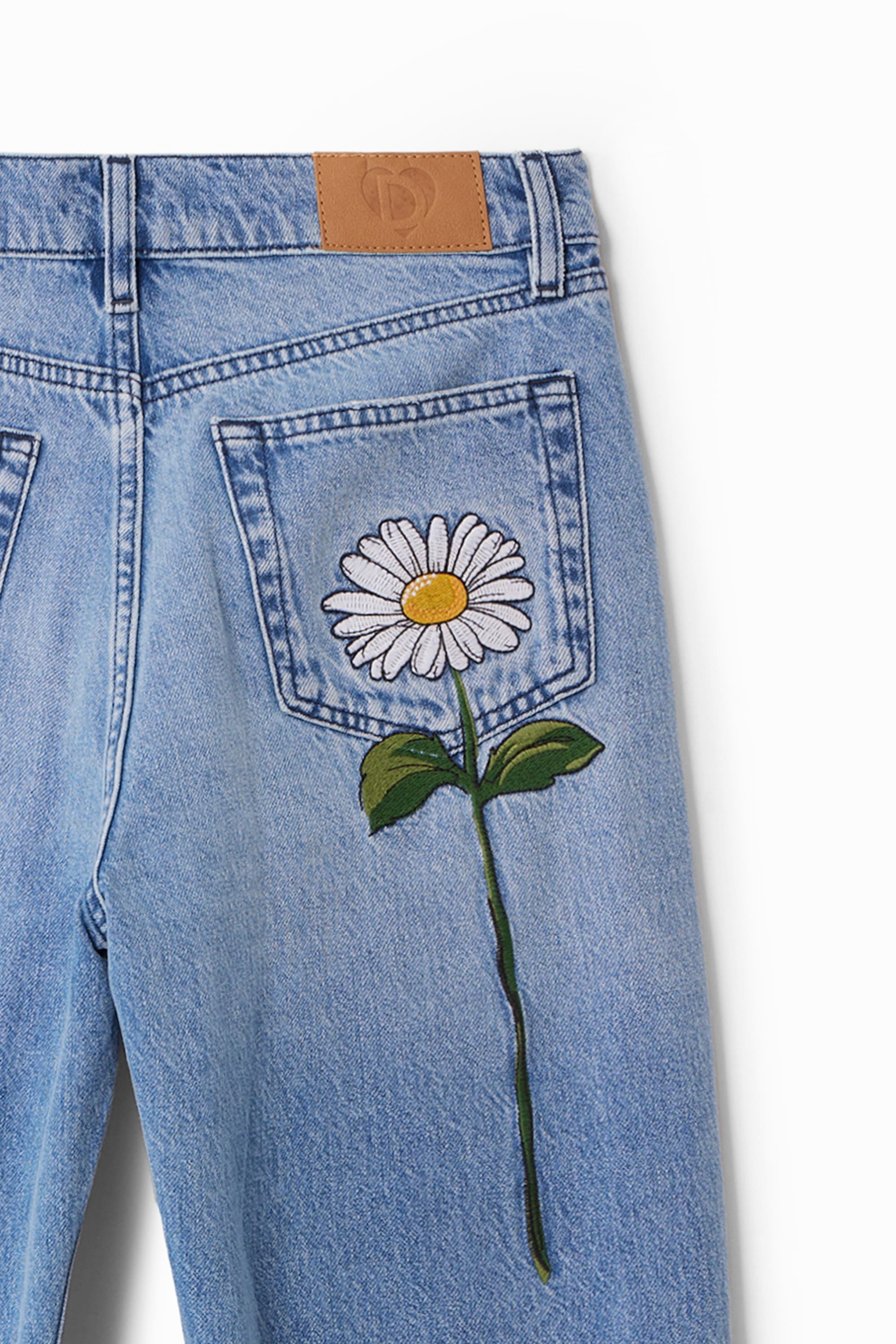 Desigual Jeans Denver 24SWDD12 Celeste Cropped Fit Desigual Jeans Denver 24SWDD12 Celeste Cropped Fit